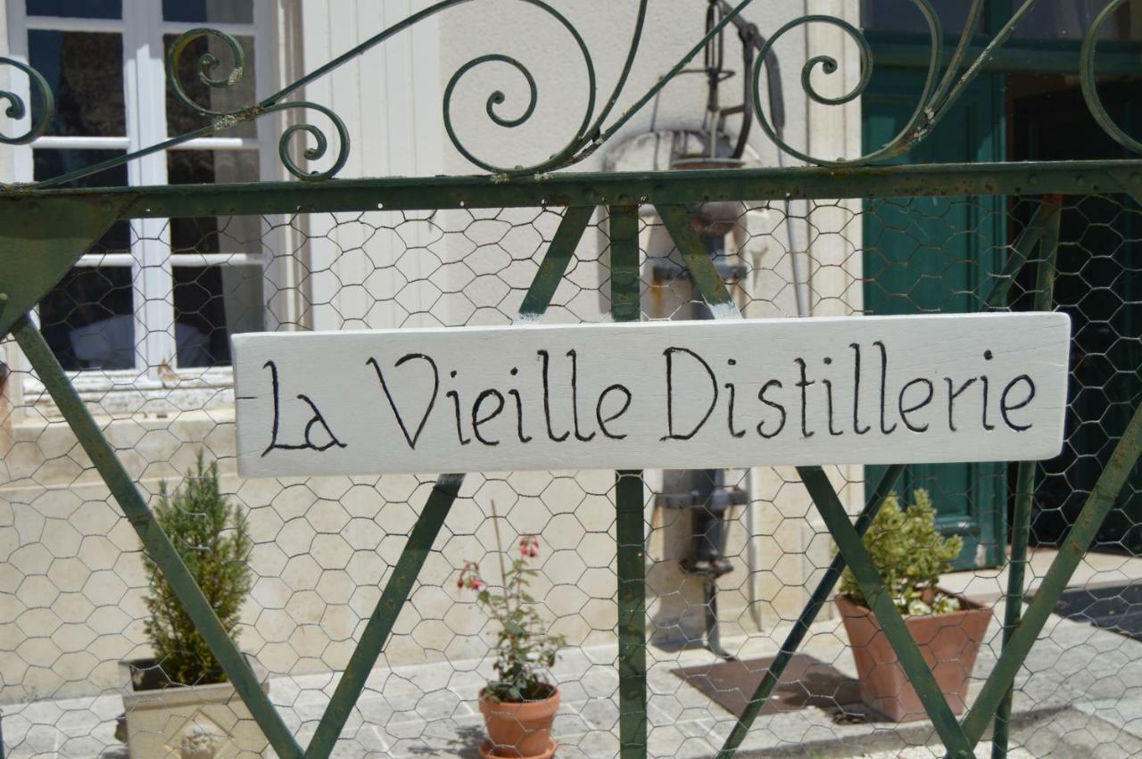 La Vieille Distillerie Le Tâtre Esterno foto